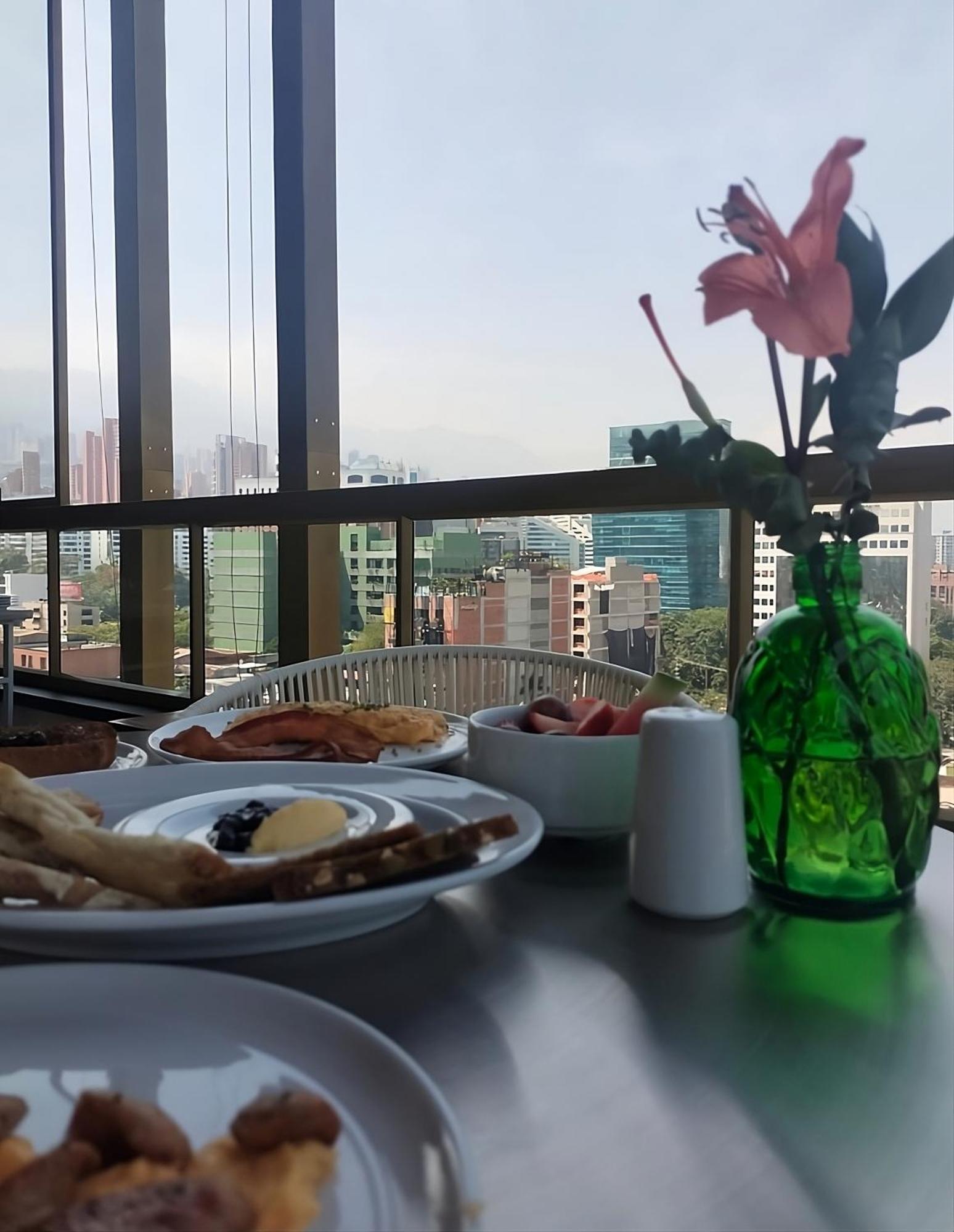 Golden Valley Hotel Medellín Extérieur photo