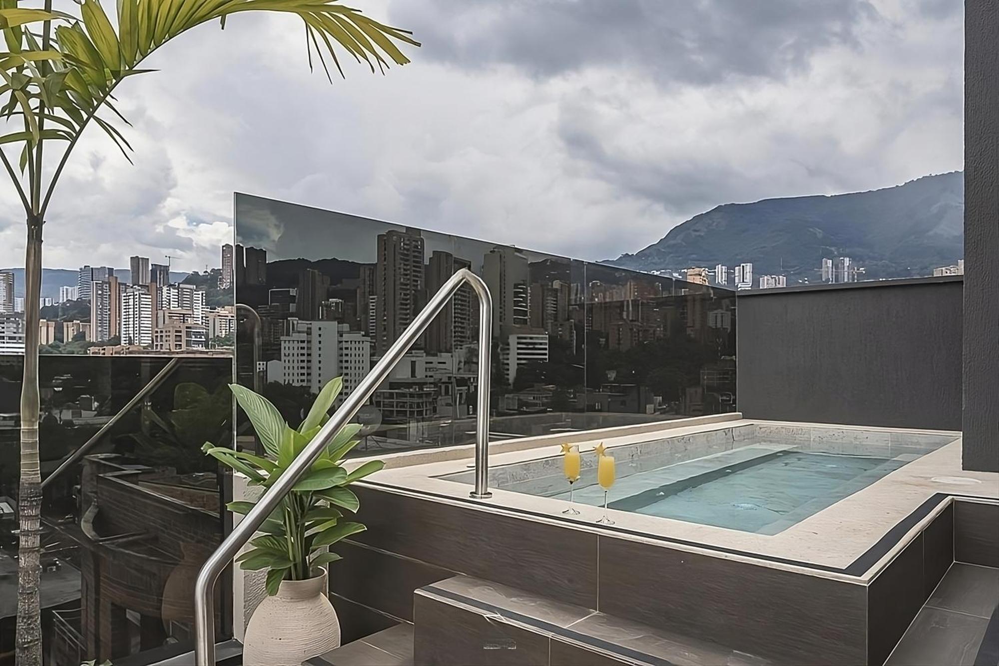 Golden Valley Hotel Medellín Extérieur photo