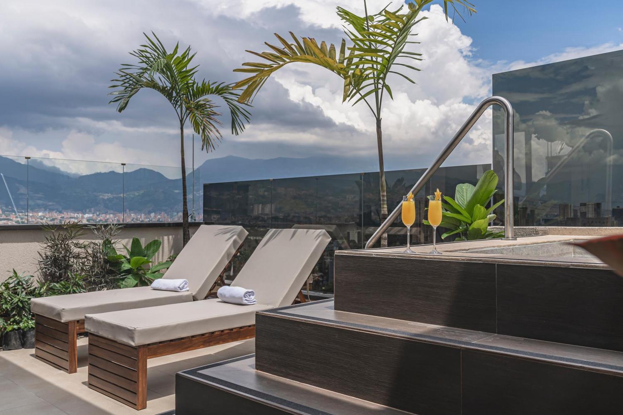 Golden Valley Hotel Medellín Extérieur photo