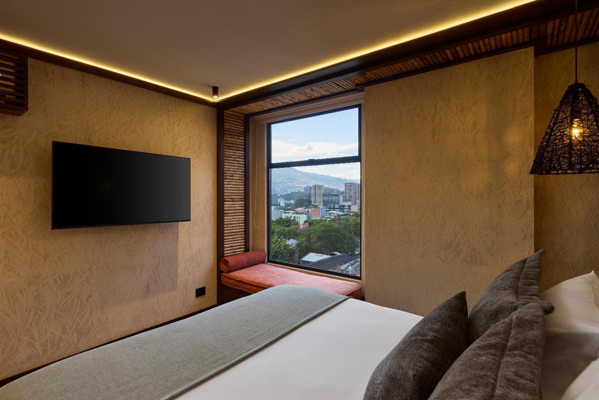 Golden Valley Hotel Medellín Extérieur photo